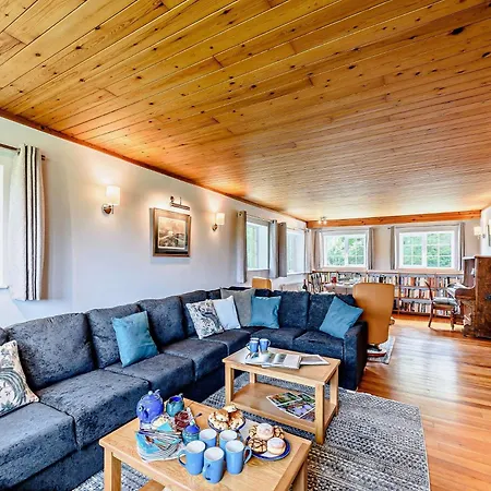 8 Bed In Ripon 72263 Holiday home *