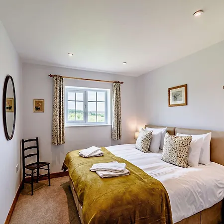 8 Bed In Ripon 72263 Holiday home *