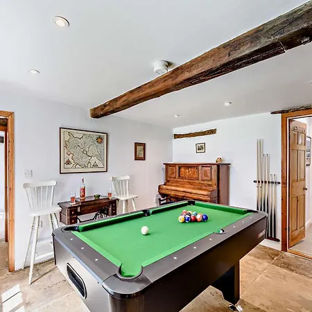 8 Bed In Ripon 72263 Holiday home Grantley