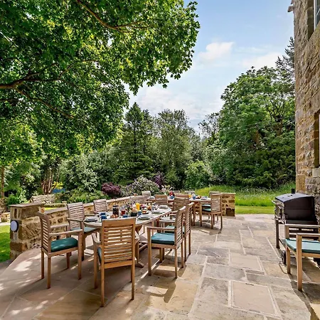 8 Bed In Ripon 72263 Holiday home *