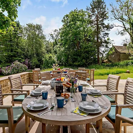 8 Bed In Ripon 72263 Holiday home