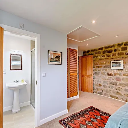 8 Bed In Ripon 72263