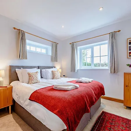 8 Bed In Ripon 72263 Holiday home *
