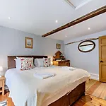 8 Bed In Ripon Oc-72263 * Grantley
