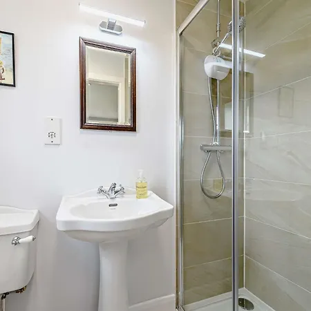 8 Bed In Ripon 72263