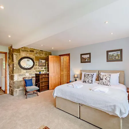 8 Bed In Ripon 72263