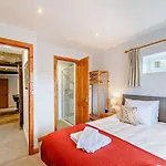 8 Bed In Ripon Oc-72263 Grantley